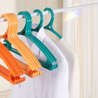 Cintres en plastique PP durables multicolores, à double usage (humide et sec), avec crochet triangulaire pour foulards, pour le rangement des vêtements à la maison