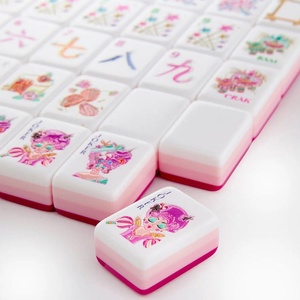 مجموعة ماهجونغ أمريكية فاخرة قابلة للتخصيص مكونة من 160 قطعة من الأكريليك الوردي، مع نقش رباعي الطبقات بتصميم أه ماي ماهجونغ - Product Image 3