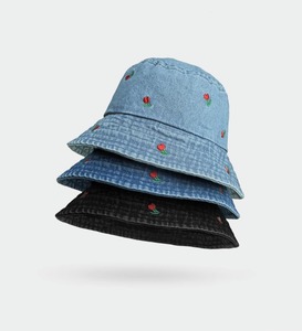 Cappello da Pescatore in Denim Lavato all'Ingrosso, Cappello Divertente per Feste all'Aperto e Viaggi con Ricamo di Piccole Bacche - Product Image 2