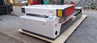 JQLaser Hochwertige CO2-Laserschneidemaschine Modell 1325G mit YYC-Gestell 150W 300W 500W Hohe Geschwindigkeit mit Yaskawa Servomotor Schnell
