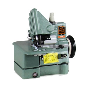 Machine à coudre surjeteuse 3 fils pour tapis et couvertures - Product Image 1