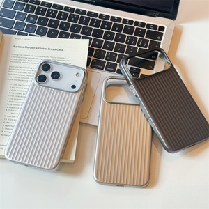 Funda Magnética Delgada de PC Rígido con Acabado Mate de Alta Calidad para iPhone 17 14 15 16 Pro Max, Pintura Metálica, Diseño de Rayas 3D, Antigolpes - Product Image 1