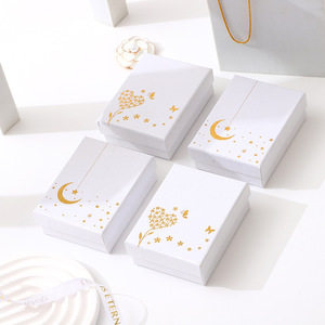 Maan Hart Gouden Folie Rechthoekige Kartonnen Juwelendoos voor Ketting Oorbellen Ring Cadeauverpakking Fabrikant Groothandel Voorraad - Product Image 1