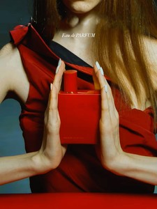 High-end Wood-Toned Women's Eau De Parfum-Black Tea Scent Regular Size Gift - Product Image 1