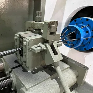 Nouvelle machine de toron d'acier d'équipement de tréfilage de technologie italienne avec la boîte de vitesse de moteur de roulement pour les piles de tuyau en béton