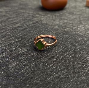 Nueva llegada estilo clásico verde Jade trébol anillo precio de fábrica joyería fina anillos elegante diseño de moda - Product Image 2
