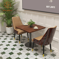 Ensemble de chaises de table à manger en cuir et bois massif pour restaurants cafés-Meubles personnalisables en gros pour café restaurant
