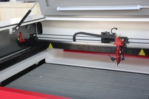 Machine de découpe laser CO2 mini 4040/6040 / Machine de gravure CNC mini artisanale, découpeuse laser 60W 80W 100W - Product Image 4