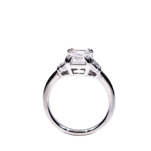 Anillo <span class=keywords><strong>de</strong></span> <span class=keywords><strong>Cinco</strong></span> Piedras Tianyu Gems, Oro Blanco <span class=keywords><strong>de</strong></span> 10k, Corte Esmeralda, Color GH, Diamantes Moissanita, Anillo <span class=keywords><strong>de</strong></span> Bodas para Mujer - Product Image 1