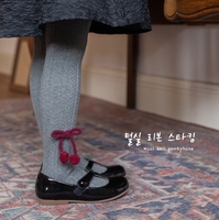 Chaussettes hautes pour bébé en coton tricoté européen, nouvelle conception, vente en gros, pompon mignon personnalisé, chaussettes longues côtelées pour enfants, usine WUYANG