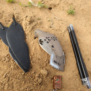 Coque en plastique faite à la main en <span class=keywords><strong>gros</strong></span> <span class=keywords><strong>de</strong></span> haute qualité volant leurres <span class=keywords><strong>de</strong></span> Pigeon en bois motorisés pour la <span class=keywords><strong>chasse</strong></span> - Product Image 4