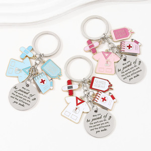 Porte-clés en émail créatif, série infirmière et médicale de dessin animé, motifs uniforme d'infirmière, carnet, pansement, poche de perfusion, pour amis, bon cadeau - Product Image 1