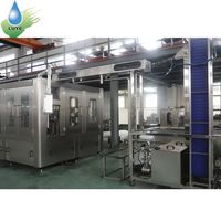 Ligne de production complète automatique 3 en 1 de remplissage de bouteilles d'eau liquide en PET machine d'embouteillage d'eau minérale pure en usine