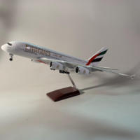 Modèle d'Avion en Résine LED Airbus A380 Emirates Airlines Taille 46cm Échelle 1/160