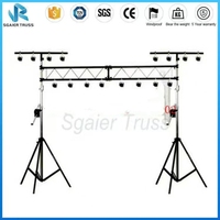 1 structure triangulaire de 3 m de long, 2 kits de supports à manivelle de 4 m de hauteur, système de truss DJ de 10 pieds de long et 13 pieds de hauteur, tour de lumière à manivelle