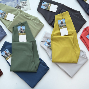 Vente en gros Leggings de compression Pantalons de yoga taille haute avec poche nus pour le levage des fesses des femmes Leggings de sport extensibles - Product Image 1