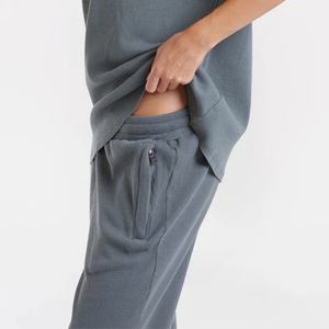 Ventes en gros de joggings en coton gaufré personnalisés pour femmes, respirants, taille plus, ensemble de joggings pour femmes, logo imprimé, joggings à jambes larges pour femmes - Product Image 4