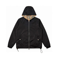 Nouvelle Veste Réversible Légère à Capuche pour Homme, Imperméable et Coupe-Vent, Motif Carreaux Vintage, Couleur Baie, Collection 2026