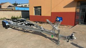 Estilo caliente 9200mm 30 pies <span class=keywords><strong>ejes</strong></span> tándem frenos hidráulicos literas de madera estilo aleación de aluminio remolques de barcos con precio barato - Product Image 5