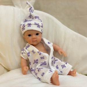 OtardDolls Poupée bébé réaliste en silicone de 8 pouces, douce et extensible, pour adolescents, figurine jouet - Product Image 2