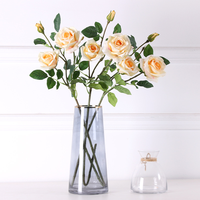 Vente de gros Fleurs artificielles Roses en soie de haute qualité pour la décoration de mariage Roses artificielles avec tige haut de gamme