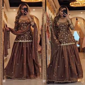 Conjunto de Lehenga Choli de Diseñador para Mujer, Alta Demanda, Seda Fandy Pesada Bordada, Ideal para Bodas y Fiestas, Disponible al Mejor Precio, TENNECY - Product Image 5