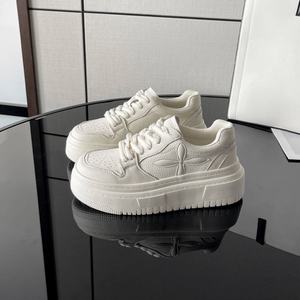 Chaussures de sport pour femme à semelle épaisse, basses, style 2026, décontractées, polyvalentes et tendance - Product Image 4