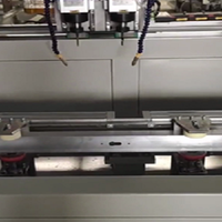 Machine de perçage et de fraisage CNC à double tête pour profilés aluminium / Routeur de copie CNC pour la fabrication de fenêtres et de portes en aluminium