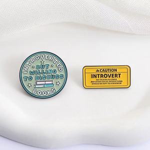 Broches de Esmalte con <span class=keywords><strong>Citas</strong></span> para Introvertidos, de Aleación de Zinc, para Graduación, para Discutir sobre Libros, Insignia de Solapa, Joyería, Regalos - Product Image 4