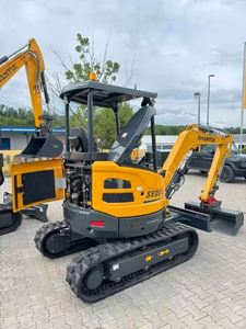 Mini-excavatrice sur chenilles SE26SR 2,7 tonnes avec moteur, boîte de vitesses, PLC, haute efficacité, garantie 1 an - Product Image 5
