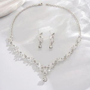 2025 New Exquisite Fashion High Quality <b>Gold</b> Toned Vine Design <b>Necklace</b> <b>and</b> <b>Earrings</b> Crystal Jewelry <b>Set</b> - Product Image 6