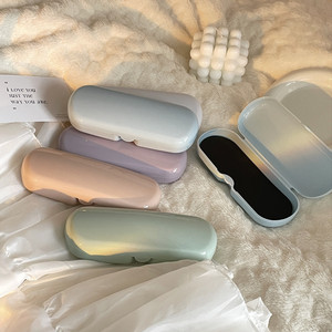 Boîte <span class=keywords><strong>à</strong></span> lunettes <span class=keywords><strong>à</strong></span> monture simple Ins crème portable légère personnalisée en usine Lunettes de soleil personnalisées en matériau de fer PU frais écologique - Product Image 4