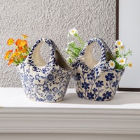 Vase en céramique créatif bleu et blanc en forme de panier floral pour la décoration de salon et l'arrangement de fleurs hydroponiques