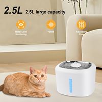 Fontaine à eau moderne pour chat et chien OUMAN OEM/ODM, 2,5 L, en plastique, ultra silencieuse, distributeur automatique, fenêtre visuelle, alimentation par batterie USB