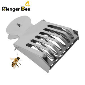 กล่องดักผึ้งนางพญาสแตนเลส รุ่นใหม่ Menger Bee QC-6C พร้อมช่องระบายอากาศในตัว ดีไซน์ปลอดภัยใช้งานง่าย รับประกัน 2 ปี - Product Image 1