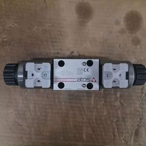 Atos Dhe-0713p 10 Solenoid Directional W/ Dphe-2713 10-n - Product Image 1