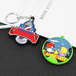 Vente en gros de produits de remerciement promotionnels personnalisés Cadeaux avec logo personnalisé Cadeaux d'affaires promotionnels Porte-clés en PVC - Product Image 1