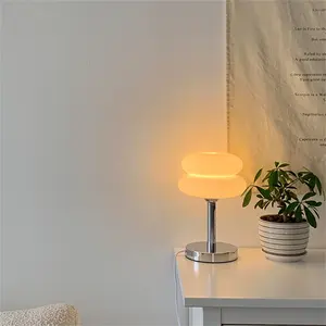 Nordic Minimalistische Sfeer Ei Taart Glas Bureaulamp Creatieve Slaapkamer Bed Woonkamer Decor Tafellamp Bauhaus Middeleeuwse Lamp