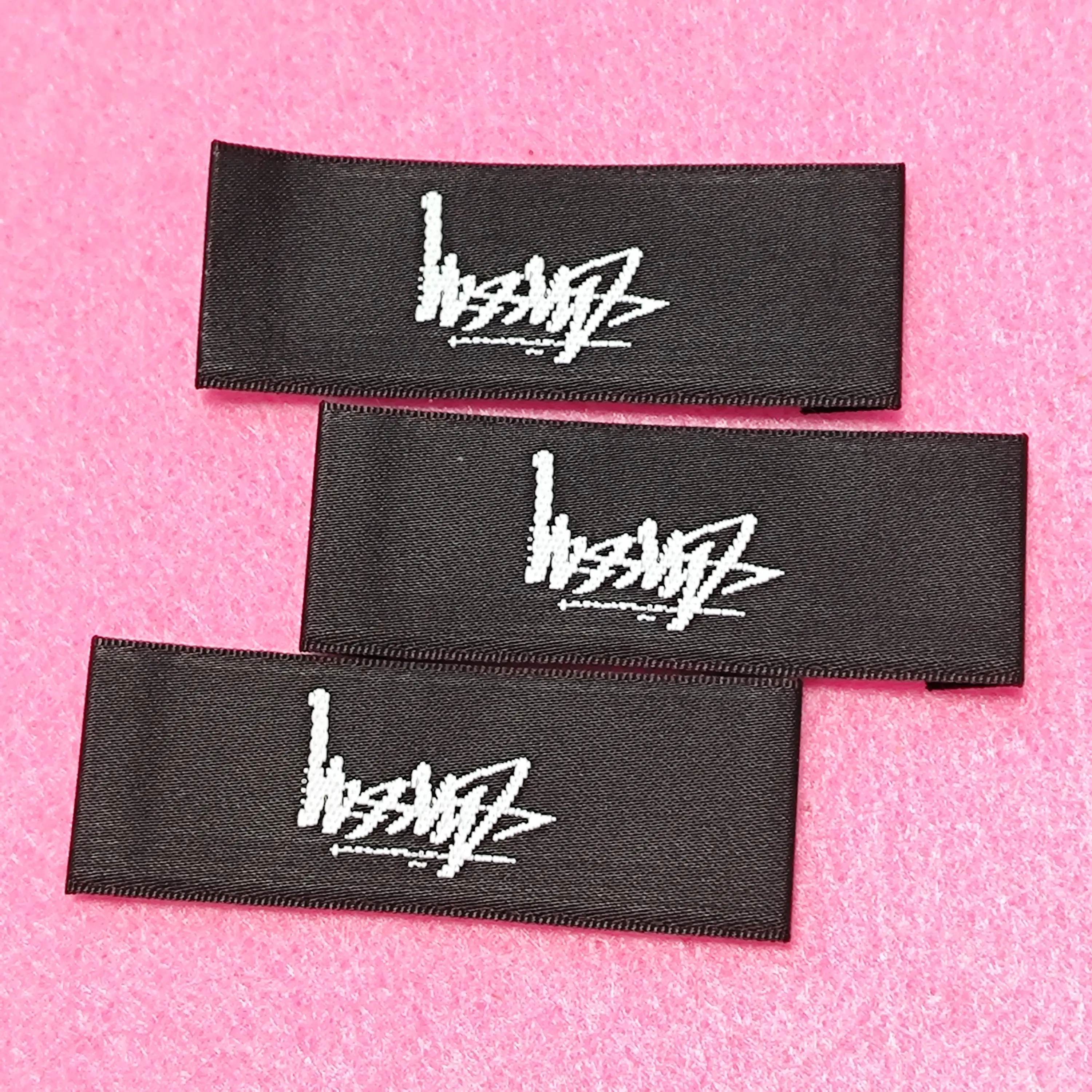 Etiquettes tissées pour vêtements Low Moq Direct Factory Cheap Wholesale New Custom Damask Woven Labels