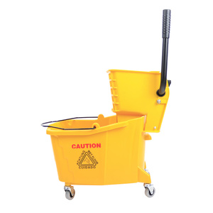 Seau à serpillière industriel commercial de 30 L en plastique jaune avec roulettes - Product Image 6