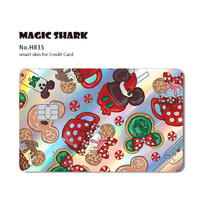Shenzhen Kingareal vente en gros de haute qualité autocollants de carte de crédit holographiques brillants de conception d'anime étanches et personnalisés