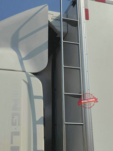 Camion frigorifique ISUZU GIGA FTR 10 tonnes <span class=keywords><strong>pour</strong></span> le <span class=keywords><strong>transport</strong></span> de produits alimentaires, jus, films, médicaments - Product Image 3