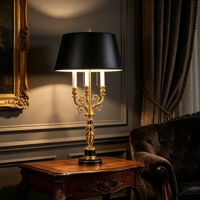 Lampe de table en laiton sculpté antique, lampe de bureau classique style chandelier, décoration intérieure haut de gamme pour villa et hôtel, lumière de table personnalisée ODM