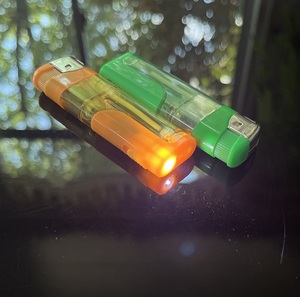 Dongyi iso9994 nhựa lửa thuốc lá điện tử LED chất lượng bình thường giá rẻ Pocket DY-307L nhẹ hơn - Product Image 5