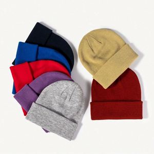 Casquette d'hiver en acrylique tricotée douce et chaude, personnalisable avec logo brodé, pour adulte – Vente en gros - Product Image 2