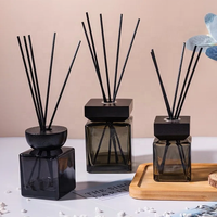 Bouteille de luxe transparente grise 50ml 100ml 150ml 200ml carré diffuseur d'huile essentielle avec bouchon en bois à vis