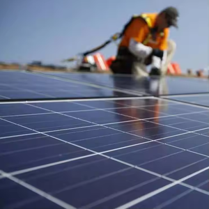 Panneau solaire bifacial de qualité 750W A double verre Topcon N Type Technology - Product Image 2