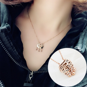 Buona fortuna " Fu "   Collana con ciondolo a forma di chiave Ruyi in acciaio al titanio placcato oro 18 carati, catena da donna per clavicola, stile etnico - Product Image 4