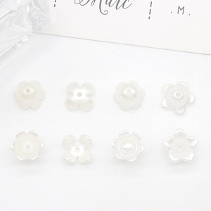 Cuentas de flores de plástico con orificios rectos para la fabricación de joyas, forma de trompeta de 4 pétalos, resina acrílica, material de accesorios para bricolaje - Product Image 3