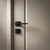 Portes en bois modernes laquées de style crème minimaliste, finition impeccable et insonorisées pour villas et maisons de luxe